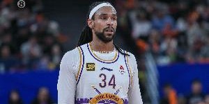 fb体育官方网站-上赛季场均18.6分13板4.8助！媒体人：广东宏远接近签下萨林杰