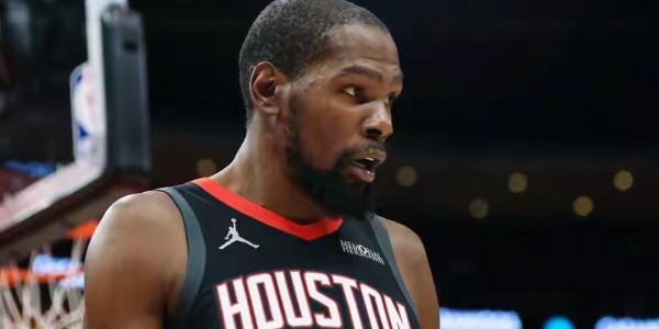 fb体育APP-湖人溃败黄蜂暴露致命短板，火箭遇强则弱，勇士逆境翻盘显韧性