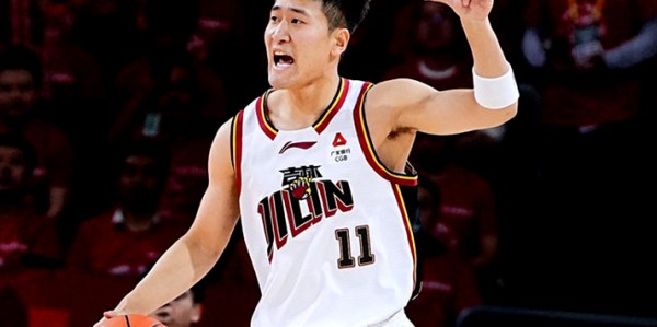 fb体育-姜伟泽赛季首次0分！吉林遭青岛双杀吞3连败 米奇22+15