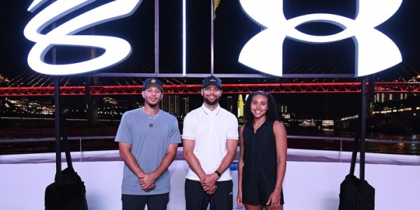 fb体育APP-库里更新社媒赞叹中国之旅：此行体验令人动容不已